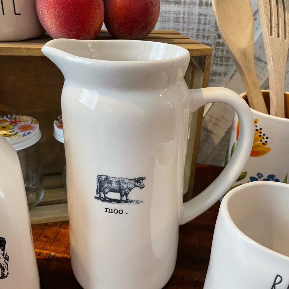 Retired Rae Dunn Moo Pitcher. HTF OG. In Excellent condition. - Picture 2 of 8